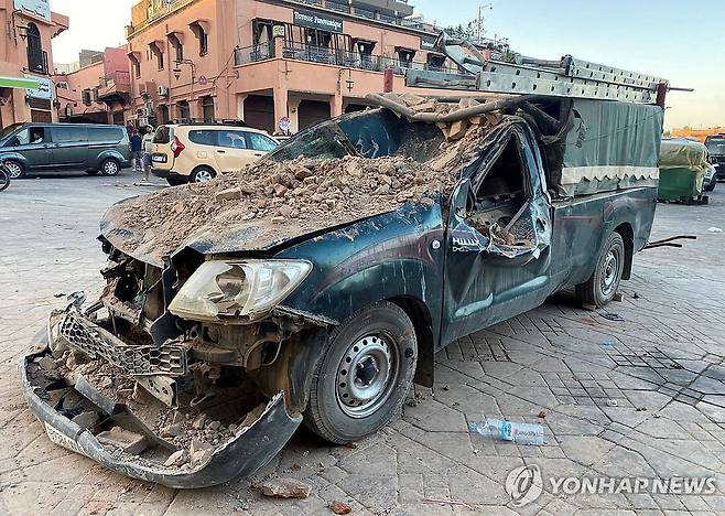 모로코 지진 충격에 부서진 자동차. [로이터 연합뉴스 자료사진. 재판매 및 DB 금지]