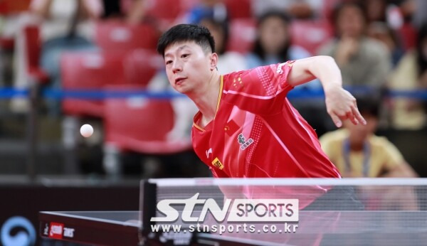 강원도 강원도 평창돔체육관에서 진행된 '제26회 국제탁구연맹(ITTF)-아시아탁구연합(ATTU) 평창아시아탁구선수권대회'에서 7개 전 종목을 석권한 중국 탁구대표팀. 사진(평창)┃강명호 기자