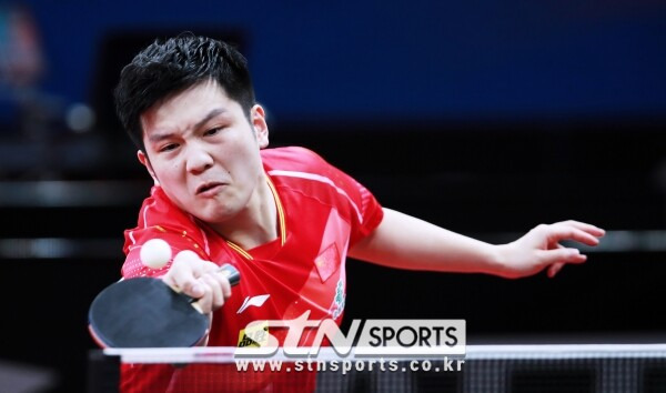 강원도 강원도 평창돔체육관에서 진행된 '제26회 국제탁구연맹(ITTF)-아시아탁구연합(ATTU) 평창아시아탁구선수권대회'에서 7개 전 종목을 석권한 중국 탁구대표팀. 사진(평창)┃강명호 기자