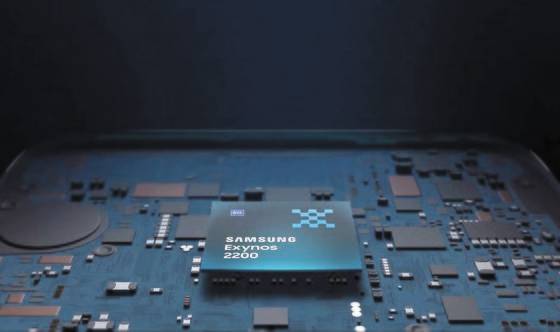 삼성전자가 지난해 갤럭시 S22에 탑재했던 자체개발 모바일 AP 엑시노스2200. 발열과 성능저하 등 논란 이후 갤럭시 S23 시리즈에는 퀄컴의 모바일 AP만 탑재됐다. 사진 삼성전자