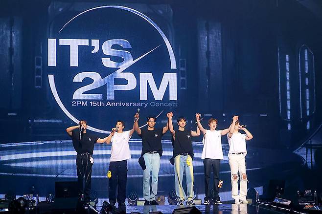 [서울=뉴시스] 2PM 15주년 콘서트 '잇츠 투피엠(It's 2PM)'. (사진 = JYP엔터테인먼트 제공) 2023.09.10. photo@newsis.com *재판매 및 DB 금지
