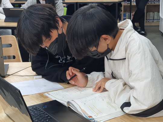 동강중학교의 거꾸로 수학교실 교육 모습. 사진=충남교육청 제공