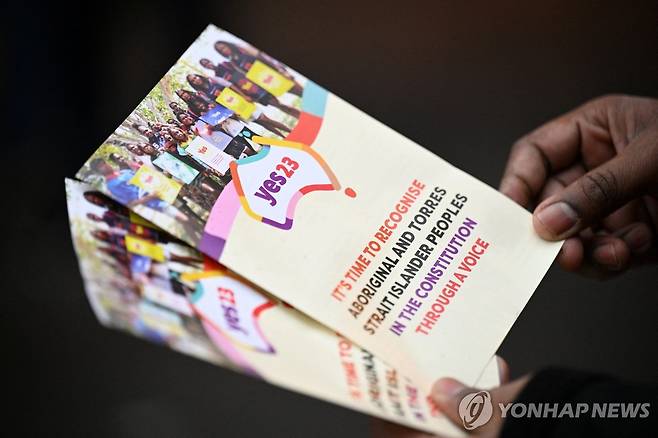 호주 국민투표 찬성 홍보 전단 [로이터 연합뉴스 자료사진. 재판매 및 DB 금지]
