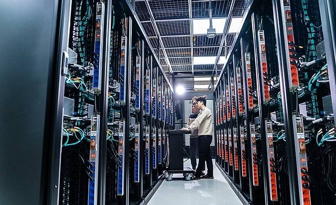 SK텔레콤 AI 서비스 에이닷용 슈퍼컴퓨터 '타이탄'