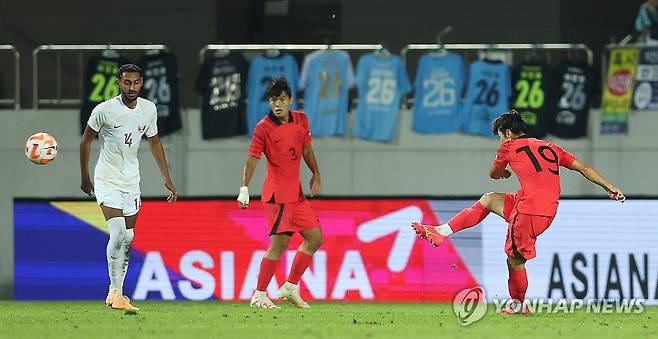 오재혁 슛 (창원=연합뉴스) 김동민 기자 = 6일 오후 창원축구센터에서 열린 2024 아시아축구연맹(AFC) 23세 이하(U-23) 아시안컵 예선 B조 1차전 대한민국과 카타르의 경기. 오재혁이 슛하고 있다. 2023.9.6 image@yna.co.kr