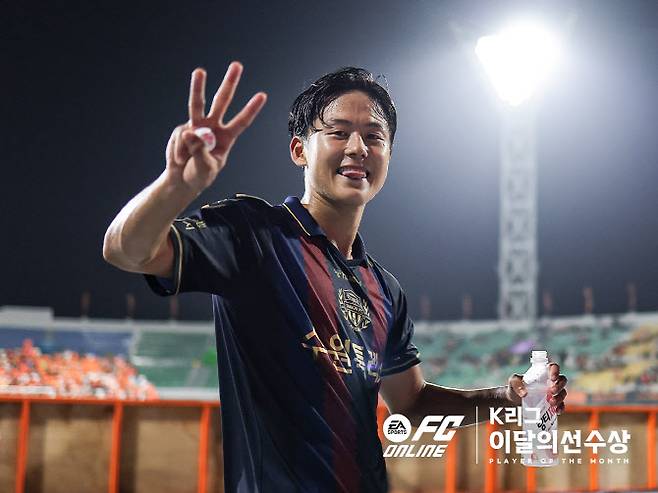 수원FC 이승우가 8월 최고 선수로 우뚝 섰다. 사진=한국프로축구연맹