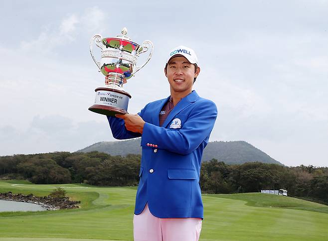 비즈플레이 전자신문 오픈 디펜딩챔피언 최진호. 사진 | KPGA