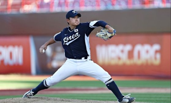 최근 대만에서 끝난 제31회 세계청소년선수권에서 김택연이 역투하고 있다. 사진 WBSC