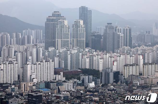 상급지 갈아타기 이제 '꿈'…강남북 평균 집값 16억 벌어졌다