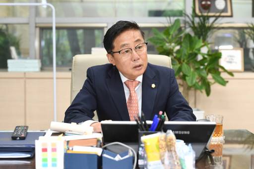 윤창철 양주시의회 의장. 양주시의회 제공