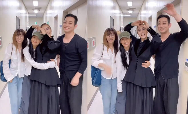 Singer Lee Hyori showed affection to Ock Joo-hyun.Ock Joo-hyun posted a video on his instagram on the 16th, saying, Thank you very much for stepping into Manderly.In the video, Lee Hyori and Kim Wan-sun visit the concert hall to support Ock Joo-hyun and Tei, who are performing for the 10th anniversary of the musical Rebecca. Four people standing affectionately and smiling at the camera.Tei said, Thank you for coming, and Lee Hyori congratulated him on Congratulations on the 10th anniversary of Rebecca.Lee Jin, who is also in the Ock Joo-hyun bosom, is also open to the public, and Lee Jin is left with a heart emoticon comment, and the friendship of Fin.K.L is still good.Meanwhile, the group Fin.K.L made its debut with its 1st album Blue Rain in 1998 and celebrated its 25th anniversary this year. It made headlines by appearing as a complete group of Fin.K.L on JTBCs Cam Fin.K.Lrup, which aired in 2019.