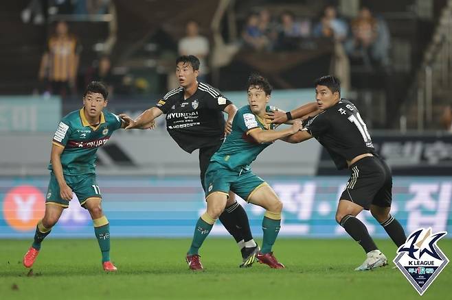 울산과 대전의 경기 모습 [한국프로축구연맹 제공. 재판매 및 DB 금지]