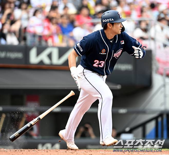17일 광주KIA챔피언스필드에서 열린 두산과 KIA의 경기, 4회초 두산 강승호가 안타를 치고 있다. 광주=허상욱 기자wook@sportschosun.com/2023.09.17/