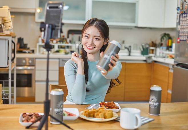 우리나라 '먹방'은 세계적으로 유명하다. 많이 올리고 많이 시청한다. 'Mukbang'이라는 신조어가 영영사전에 오를 정도다. 음식을 맛나게 먹는 '소리'에 특히 집중한 게 바로 '먹방 ASMR 동영상'이다. [사진=게티이미지뱅크]