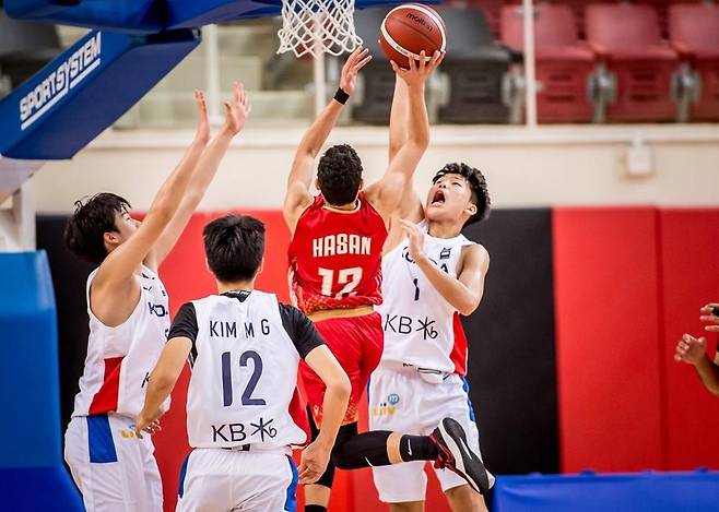 한국과 바레인의 경기 모습.  [FIBA 제공. 재판매 및 DB 금지]