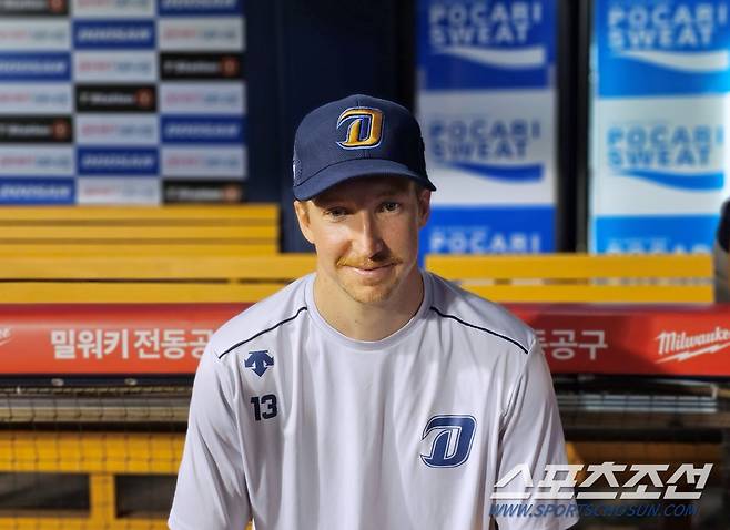 19일 경기를 마친 뒤 인터뷰하는 NC 다이노스 에릭 페디. 잠실=이종서 기자 bellstop@sportschosun.com