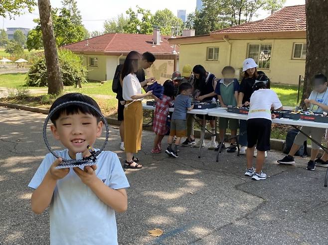 레고로 만든 놀이공원 완성.