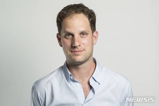 [AP/뉴시스]스파이 혐의로 러시아에 체포된 미 월 스트리트 저널(WSJ)의 에번 거쉬코비치 기자. 2023.04.13.