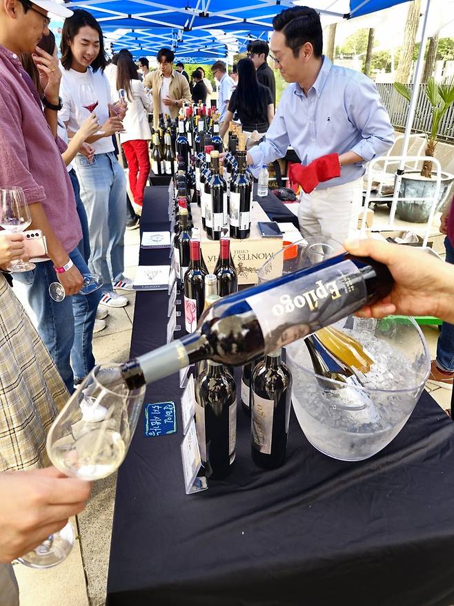 오아시스 선셋 와인 & 마켓