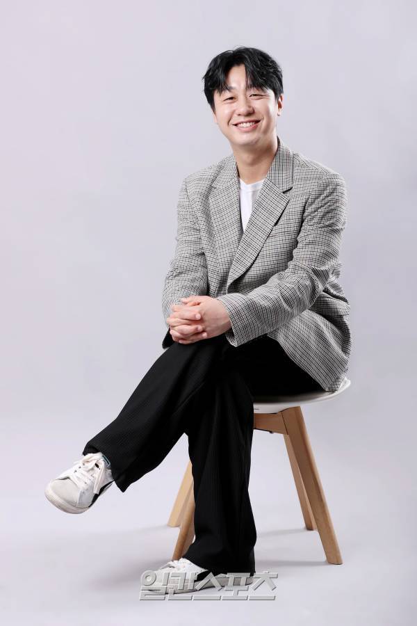 드라마 '모범택시2' 배우 배유람이 17일 오후 서울 중구 순화동 KG타워에서 진행된 일간스포츠와의 인터뷰에 앞서 포즈를 취하고 있다. 서병수 기자 qudtn@edaily.co.kr /2023.04.17/