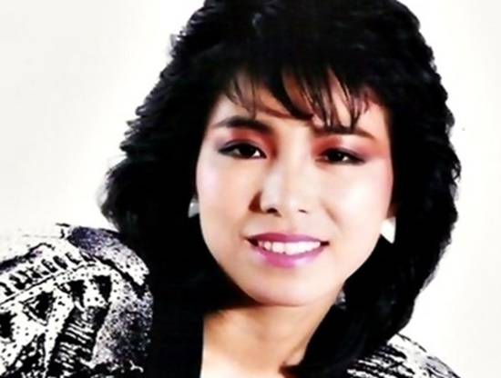 박경애의 대표곡 '곡예사의 첫사랑'은 애틋한 마음을 서커스단 어릿광대의 아슬아슬하고 위태로운 줄타기로 표현했다. 첫사랑에 대한 가슴 졸이는 표현들이 너무나 애절하다. /온라인커뮤니티