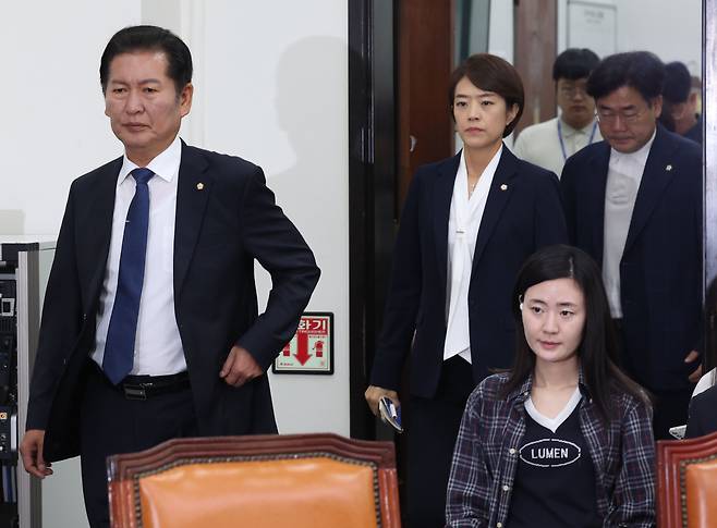 정청래, 고민정 더불어민주당 최고위원이 22일 서울 여의도 국회에서 열린 최고위원회의에 참석하고 있다. 2023.9.22/뉴스1