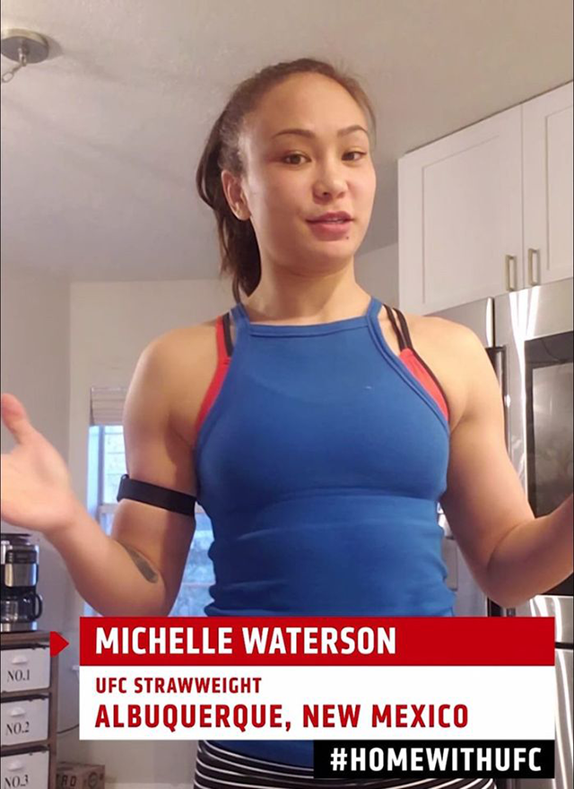 미셸 워터슨고메즈가 2020년 3월 코로나19 팬데믹 시기 비대면 캠페인 Home With UFC에 출연하여 운동을 가르치고 있다. 사진=TKO