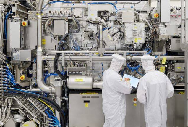 네덜란드 ASML의 노광장비 생산 라인 [ASML SNS 캡처]