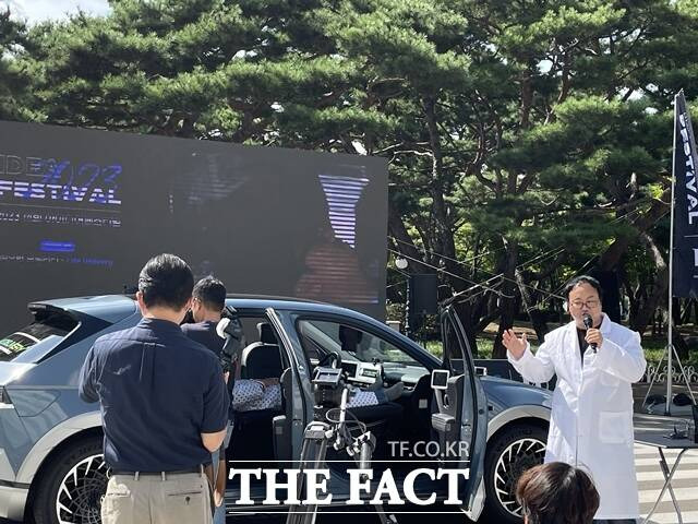 경기 화성 남양연구소에서 열린 '2023 아이디어 페스티벌' 본선에 '심오헌모빌리티팀'이 'life delivery' 서비스 시연을 하고 있다. /이윤경 인턴기자