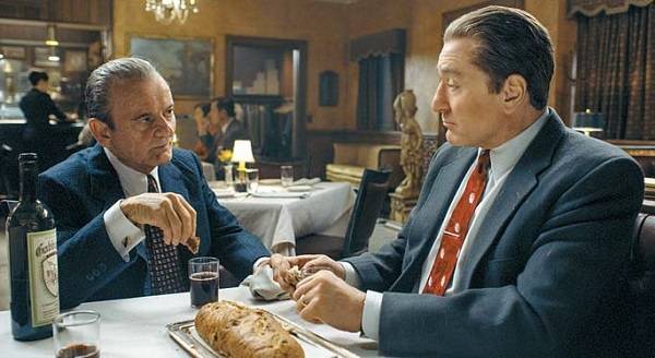 영화는 찰스 브랜드 작가의 논픽션 ‘I Heard You Paint Houses’를 원작으로 삼았다. [사진 제공=넷플릭스]