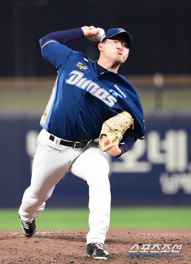 투구하고 있는 NC 김시훈. 광주=송정헌 기자songs@sportschosun.com