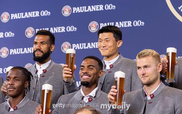 김민재와 바이에른 뮌헨 선수단/게티이미지코리아