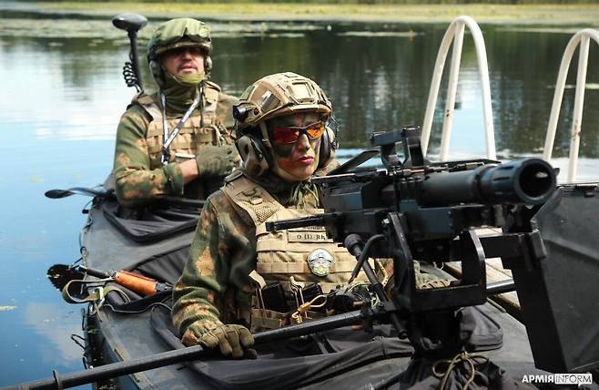 우크라이나 회사가 개발한 전투 카약 ‘폴로즈-M16’