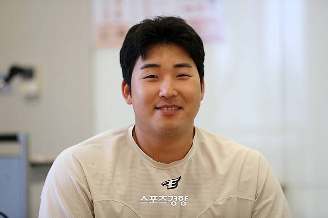 한화 김민우가 20일 충남 서산시 한화이글스 2군 훈련장에서 스포츠경향과 인터뷰하고 있다. 정지윤 선임기자