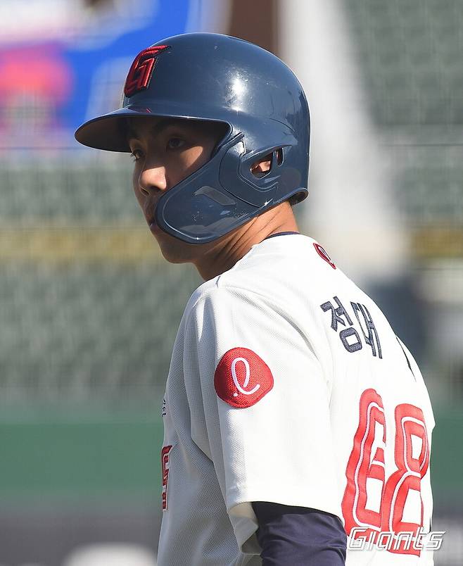 ▲ 예사롭지 않은 타격 소질을 선보인 정대선 ⓒ롯데자이언츠