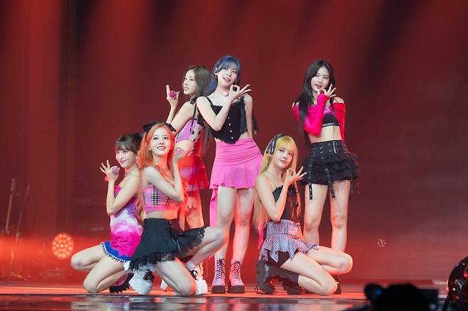 스테이씨, 데뷔 첫 월드투어 'TEENFRESH' 서울 공연 성료 [공식]