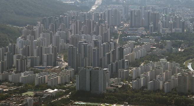 송파구 롯데월드타워 서울스카이에서 바라본 강남구 아파트 단지./뉴스1