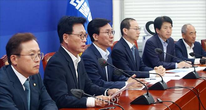 박광온 더불어민주당 원내대표가 지난 21일 오전 서울 여의도 국회에서 열린 더불어민주당 정책조정회의에서 모두발언을 하고 있다. ⓒ데일리안 홍금표 기자