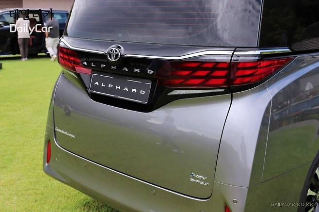 토요타, 알파드