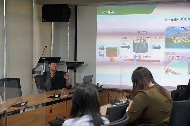 기술을 소개하는 이돈구 대표 / 출처=킹메이커