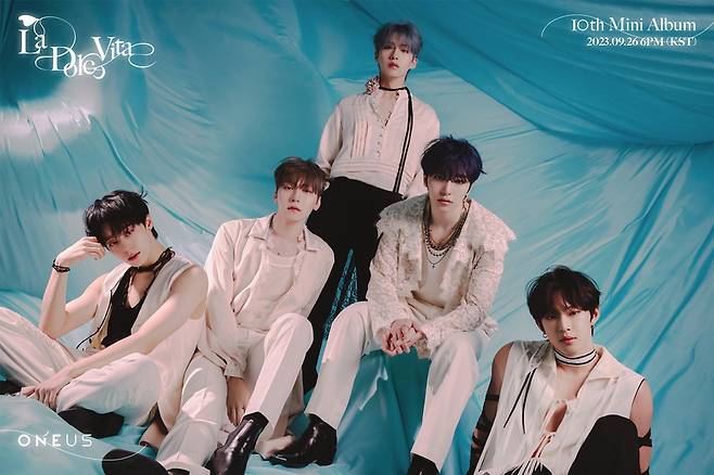 An image of Oneus' 10th EP "La Dolce Vita" (RBW)