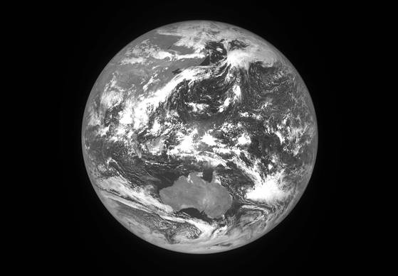 A picture of Earth taken on Sept. 15 by Danuri, Korea's first domestically-developed lunar orbiter, was released by Korea Aerospace Research Institute (KARI) and the Ministry of Science and ICT on Tuesday. Danuri orbits the moon at an altitude of 100 kilometers (62 miles) above the lunar surface. [KARI]