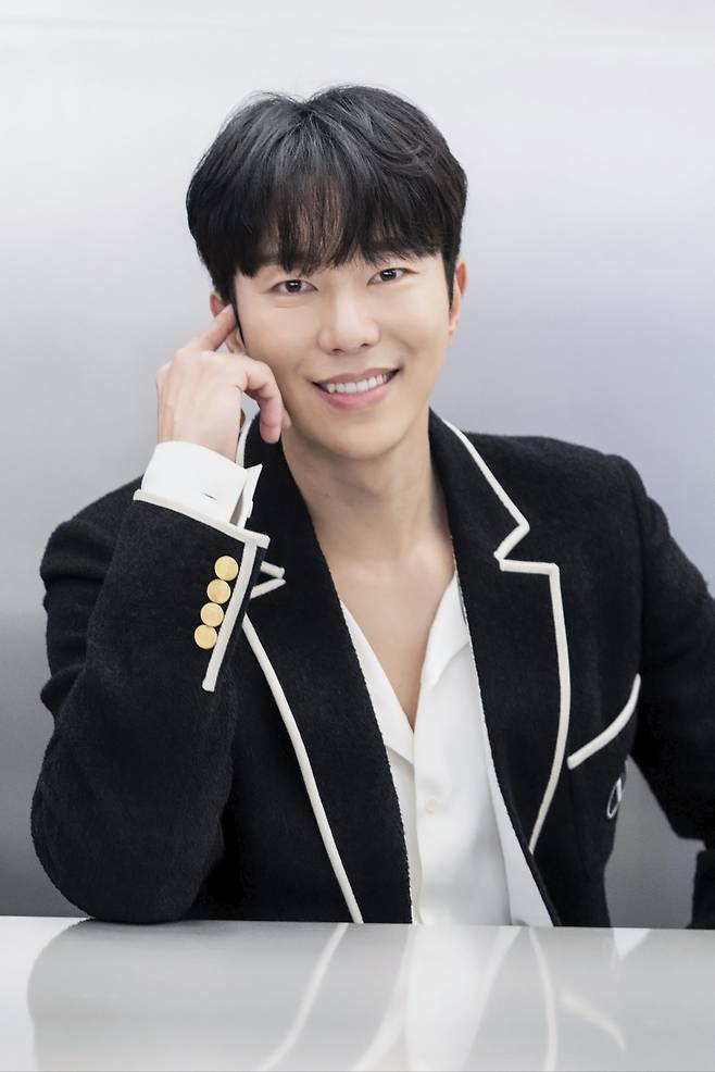 윤현민