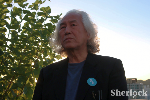 ▲지난 22일 서울 서소문동에서 박재동 작가를 만났다. 최근 김승수 국회의원은 윤석열 대통령 부부 풍자 전시에 참여한 작가들만을 대상으로 지원금 자료를 요청했다. 특히 박재동 작가에게는 그와 별도로 해외 전시 참가 관련 자료도 뒤졌다. ⓒ셜록