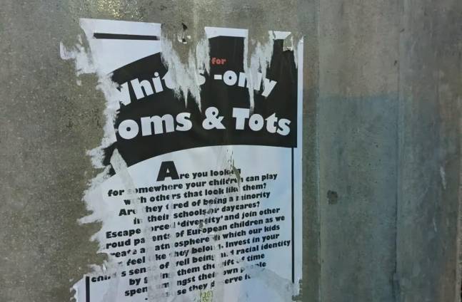 백인 자녀를 둔 엄마들을 대상으로 모임을 광고하는 전단지가 밴쿠버 인근 다인종 도시에서 발견돼 당국이 수사에 나섰다 CBC 캡처