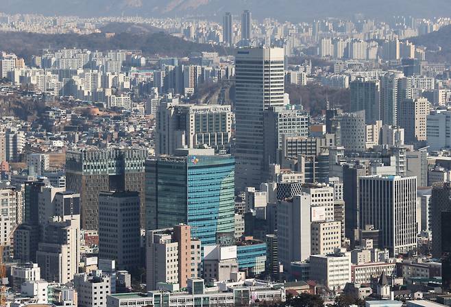 26일 한국은행에 따르면, 7년 이상 운영해도 영업이익으로 이자 비용 조차 감당하지 못하는 '장기존속 한계기업'이 900곳을 넘는 것으로 조사됐다. ⓒ연합뉴스