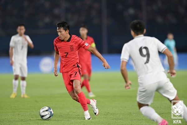 황선홍 감독이 이끄는 한국은 27일 오후 8시 30분(한국시간) 중국 저장성 진화에 위치한 진화 스포츠센터 스타디움에서 열린 2022 항저우 아시안게임 남자축구 토너먼트 16강 키르기스스탄과의 경기에서 5-1로 승리했다. 사진┃KFA