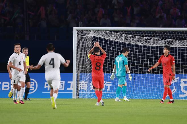 대표팀 첫 실점. 연합뉴스