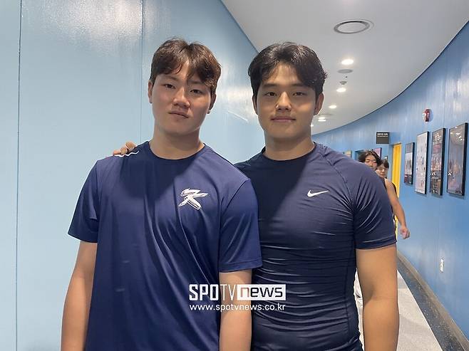 ▲장현석(왼쪽)과 문동주. ⓒ고척, 최민우 기자