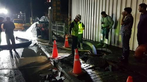 파손된 광역상수관 복구 현장 (출처=전라남도)